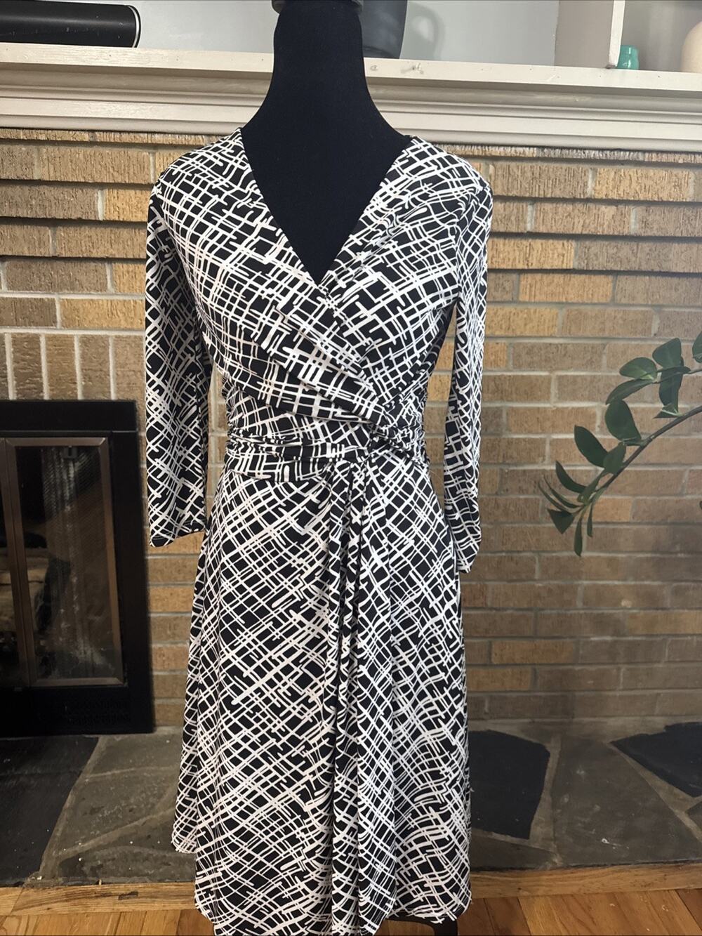 White House Black Market Dress Sz 0 Fit Flare Faux Wrap Cinch Waist Stretch Knit